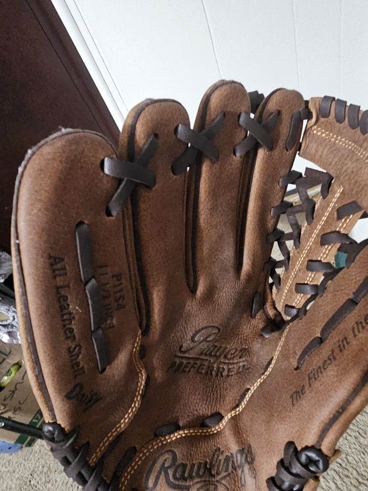 Rawlings Glove