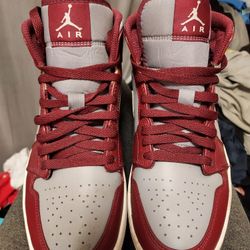 Jordan 1 Men 8.5 Grey Snd Burgendy