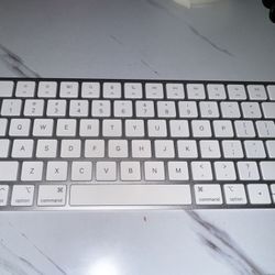 Apple Keyboard 