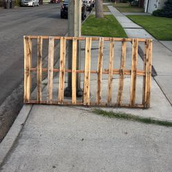 FREE Wood pallet