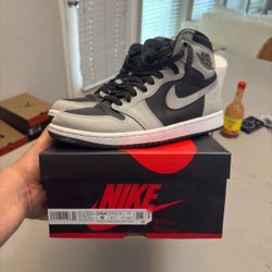 Shadow 2.0 AJ1 Hi OG • 8 M • Used