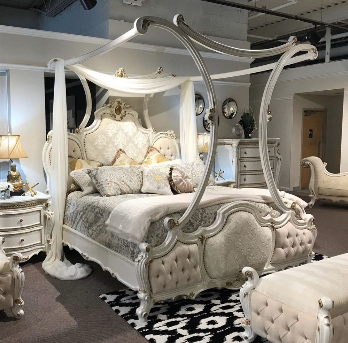 New canopy bed only 122 monthly