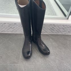 Frye Boots women Brand New Size 7