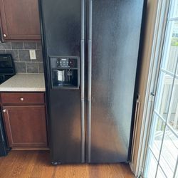 Whirlpool Refrigerator, Dishwasher, Stove Microwave set