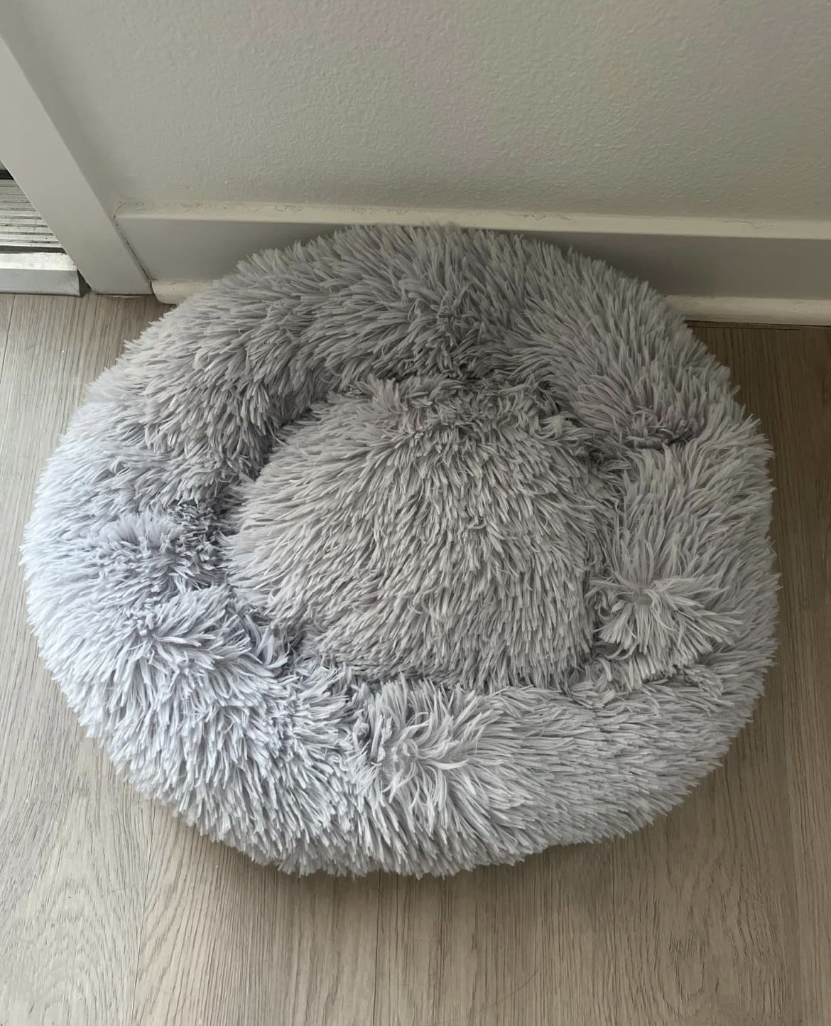 Calming Donut-Style Dog Bed – Plush & Fluffy Round Pet Cushion