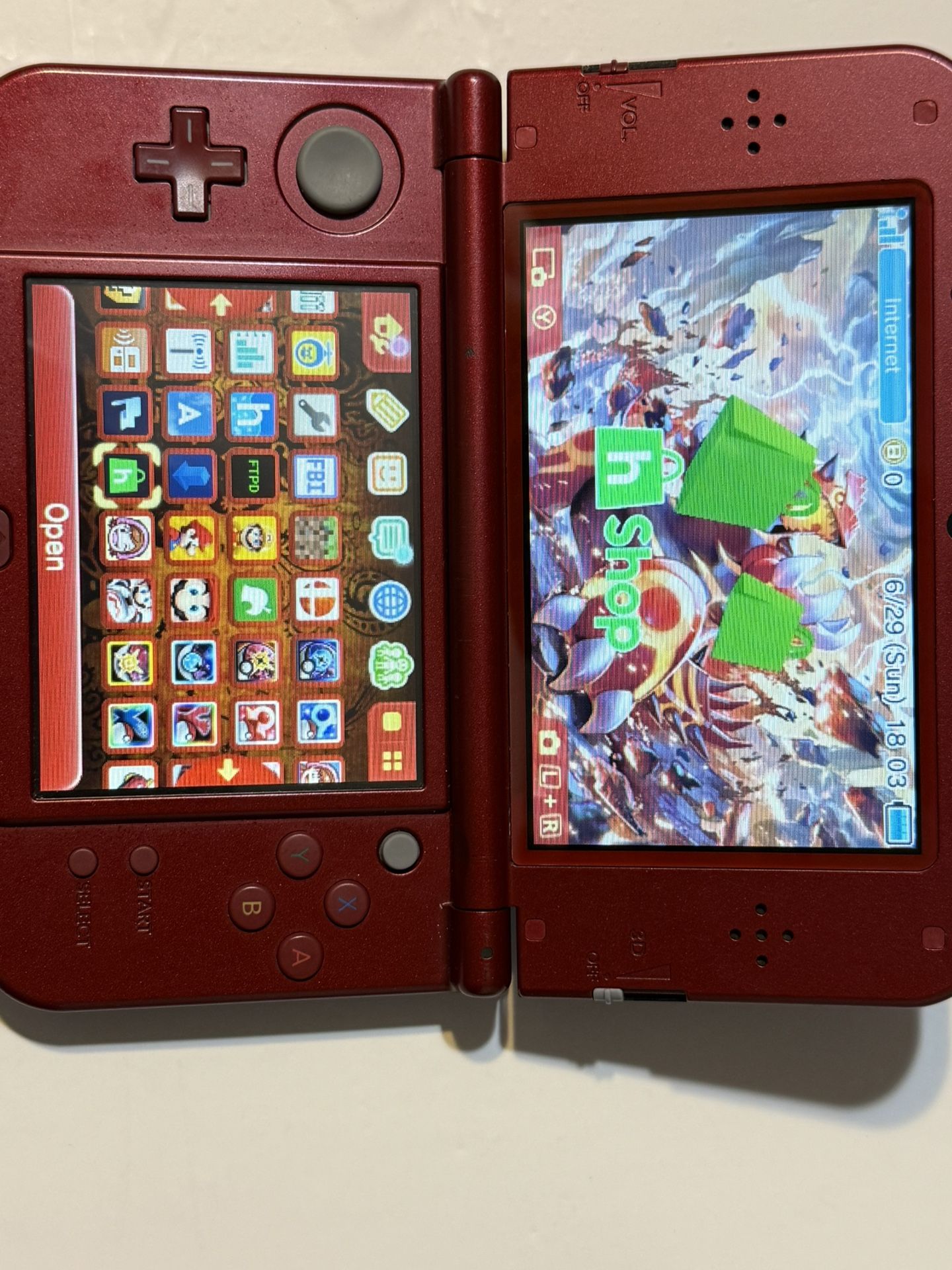Red Nintendo New 3DS XL