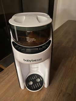 Baby Brezza Formula Pro Advanced Formula Dispenser + Bottle Maker Machine