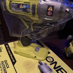 Ryobi Impact Wrench Kit