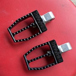 Trashin foot pegs