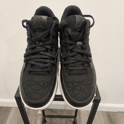 Jordan Clutch Black – Size 8 – Great Condition