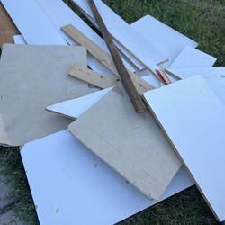 FREE WOOD + MELAMINE 