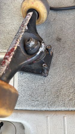 Skateboard trucks