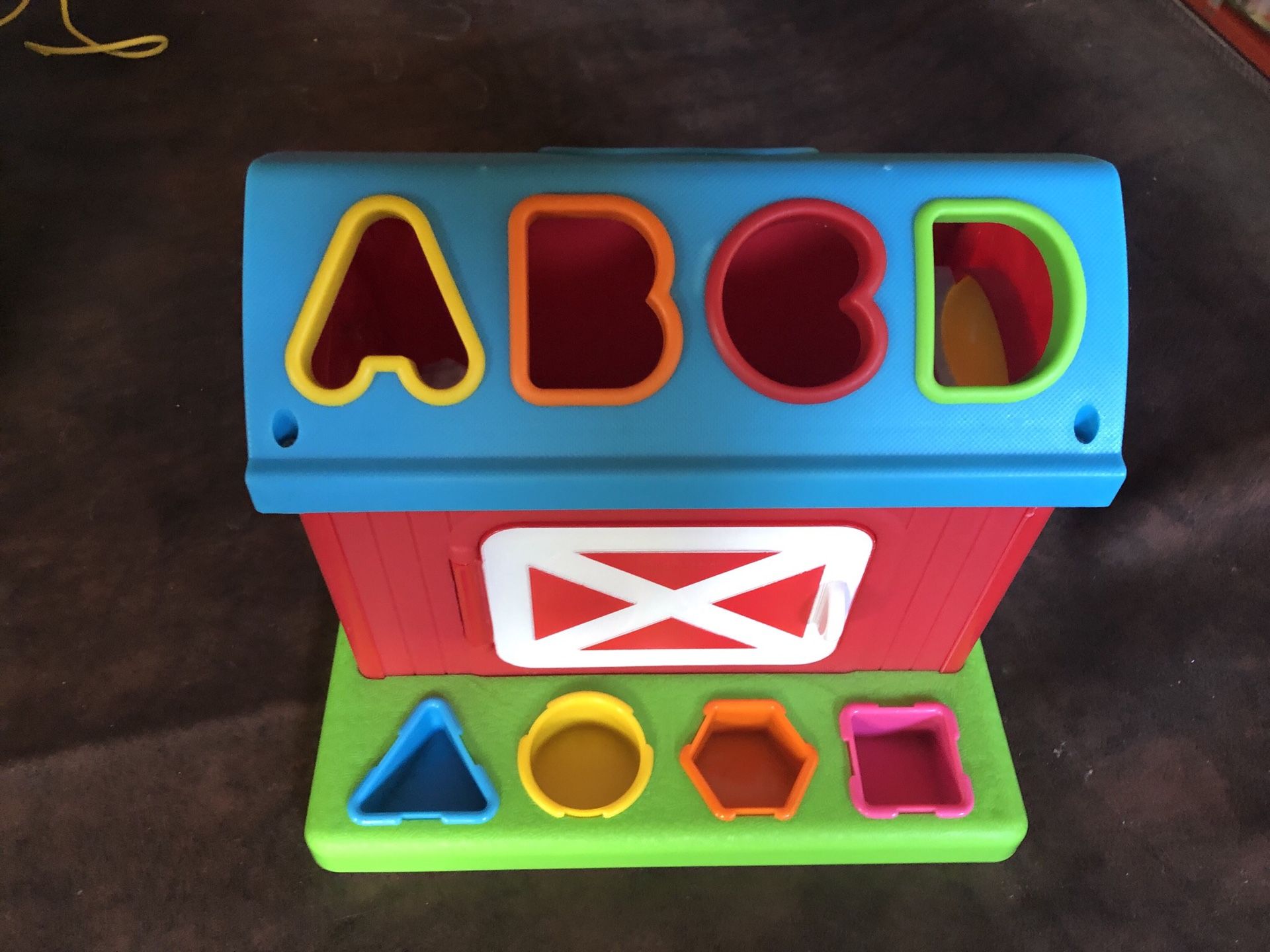 Infantino barn sale shape sorter