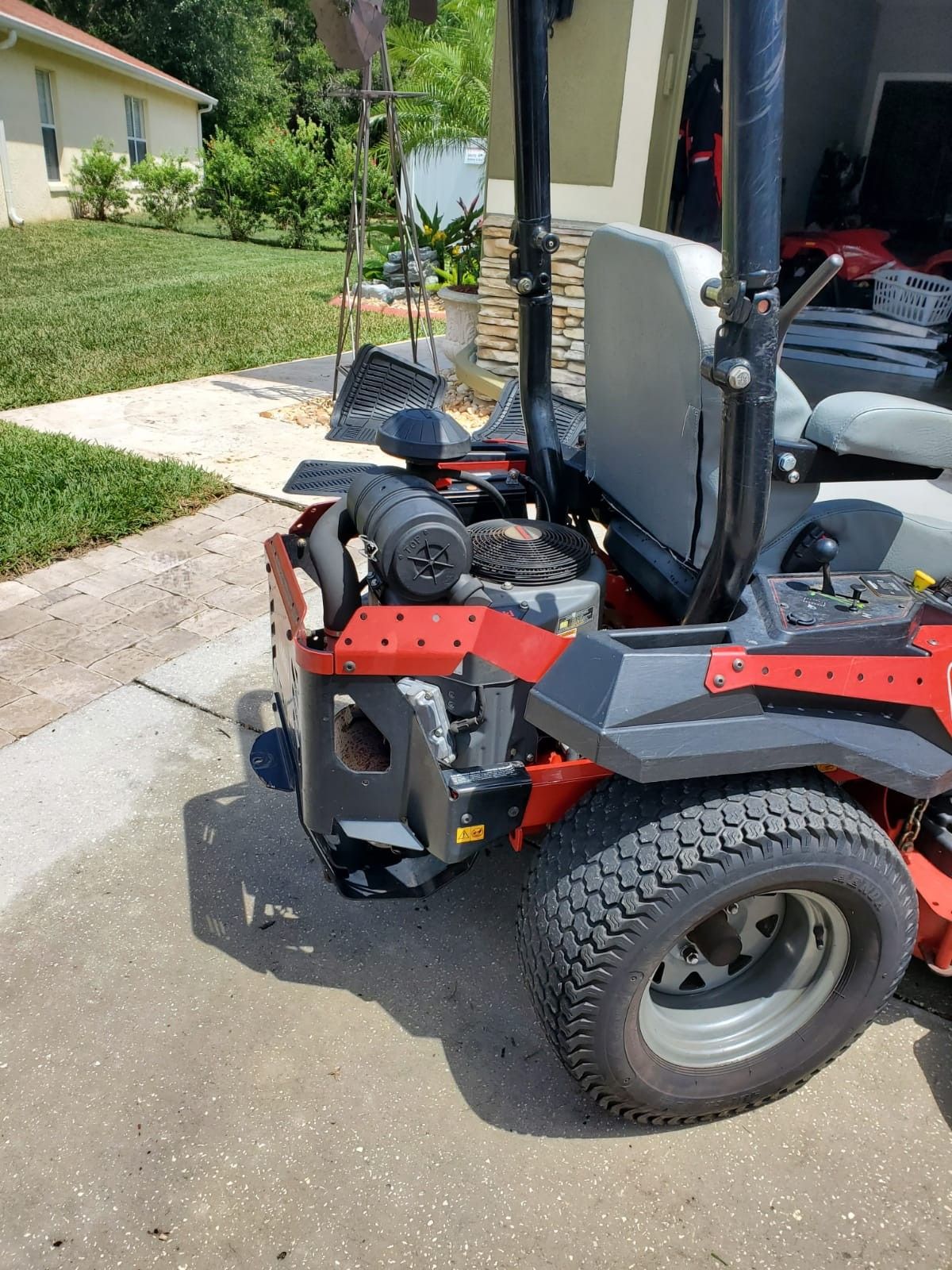 Z turn 48" deck 2500 series Toro Titan HD for Sale in Land O Lakes, FL