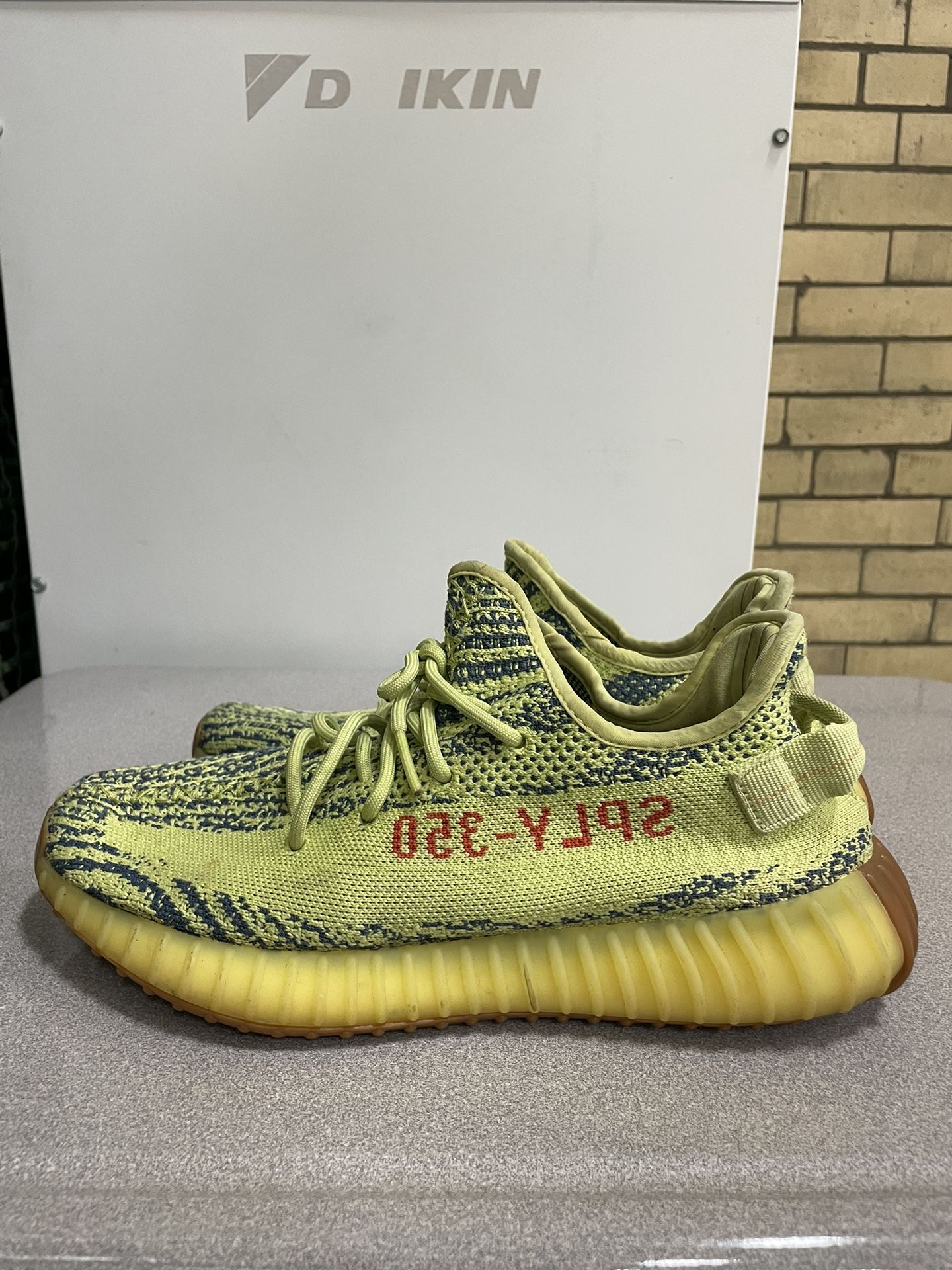 Adidas Yeezy Boost 350 V2 “Frozen Yellow” — Size 9.5