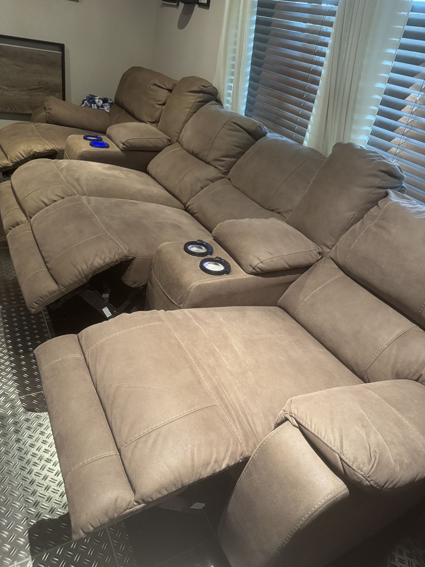 4 Chair Power Reclining Couch - Good Condition!