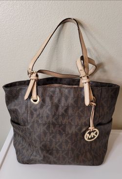Michael Kors Jet Set Tote Bag