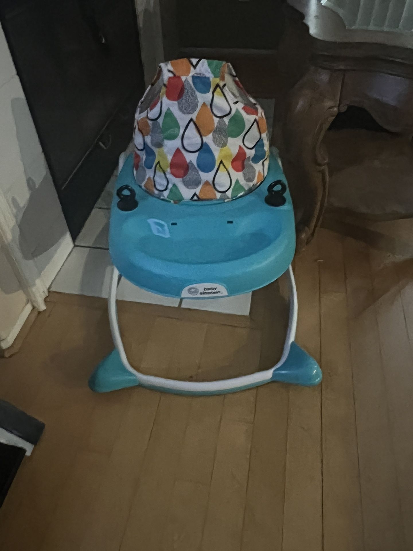Like new baby einstine walker