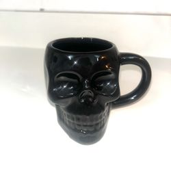 Black Skull Mug 