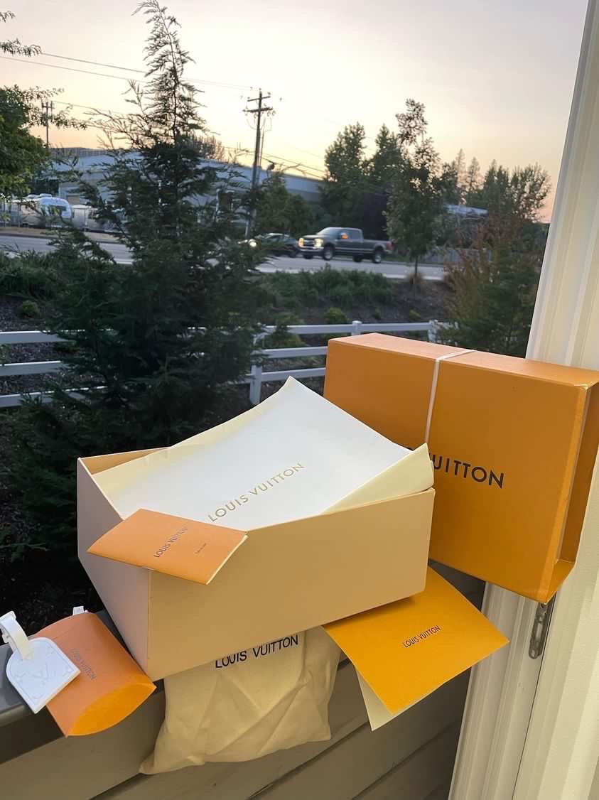 Louis Vuitton Trainer for Sale in Milton, WA - OfferUp