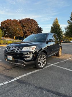 Ford Explorer SUV Black