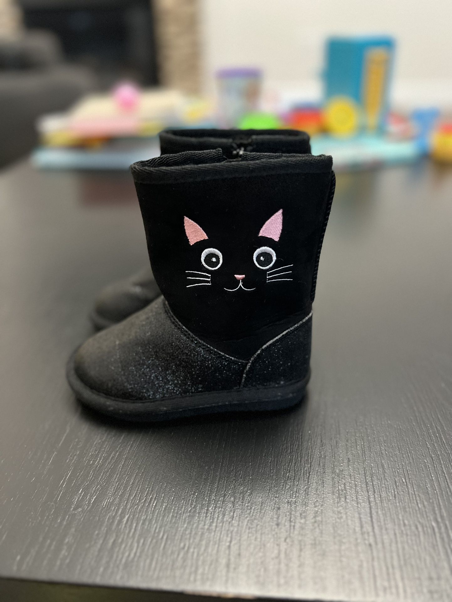 Black Faux suede toddler bootie with pink cat accent Sz 7d
