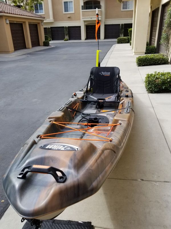 Pelican 130 catch hd pedal kayak. for Sale in Irvine, CA OfferUp