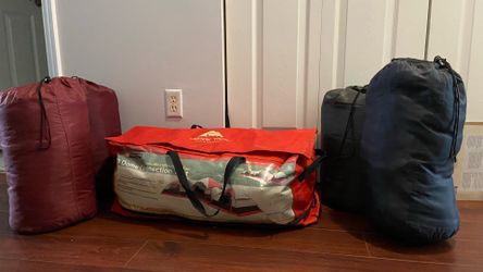 3 Dome Connection Tent + 5 Sleeping Bags