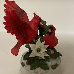 Christmas Vintage Cardinal Music Box