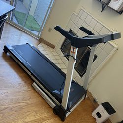 Sunny Health Incline Smart Treadmill