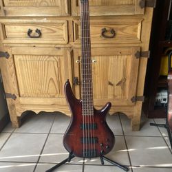 GREAT condition used Ibanez bass