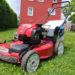 Toro 22" Recycler 3-in-1 Self-Propelled (FWD) Lawn Mower w/ Smart Stow