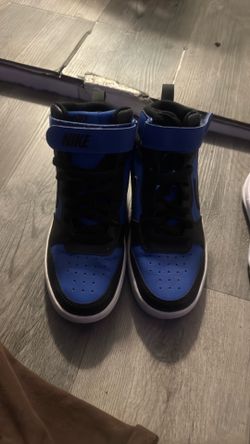 Nike shoes size 6y