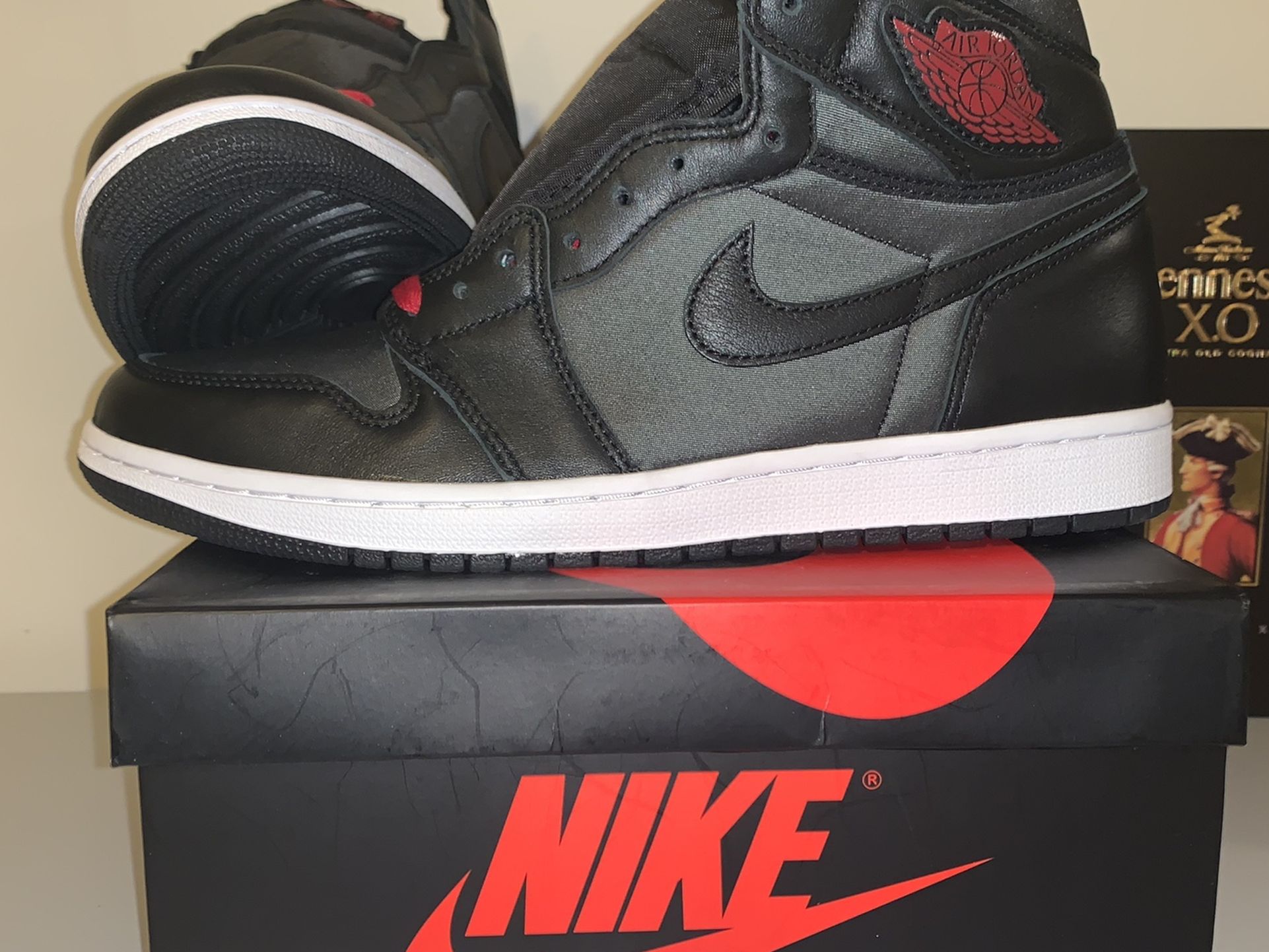 Jordan Retro 1 Black Satin size 10.5