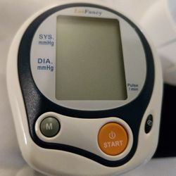 Wrist Blood Pressure Machine