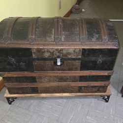 ANTIQUE 19TH C. DOME-TOP STEAMER TRUNK