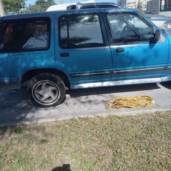 1993 Ford Explorer XLT RWD