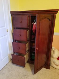 Cherry Wood Sturdy Dresser with Drawers and Cabinet