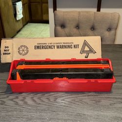 Safety Triangles (Emergency Kit)
