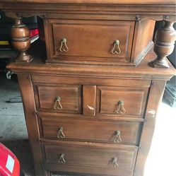 Antique Bedroom Set(The Cotswold Group)