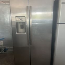 GE Side-by-Side Refrigerator Stainless Steel 