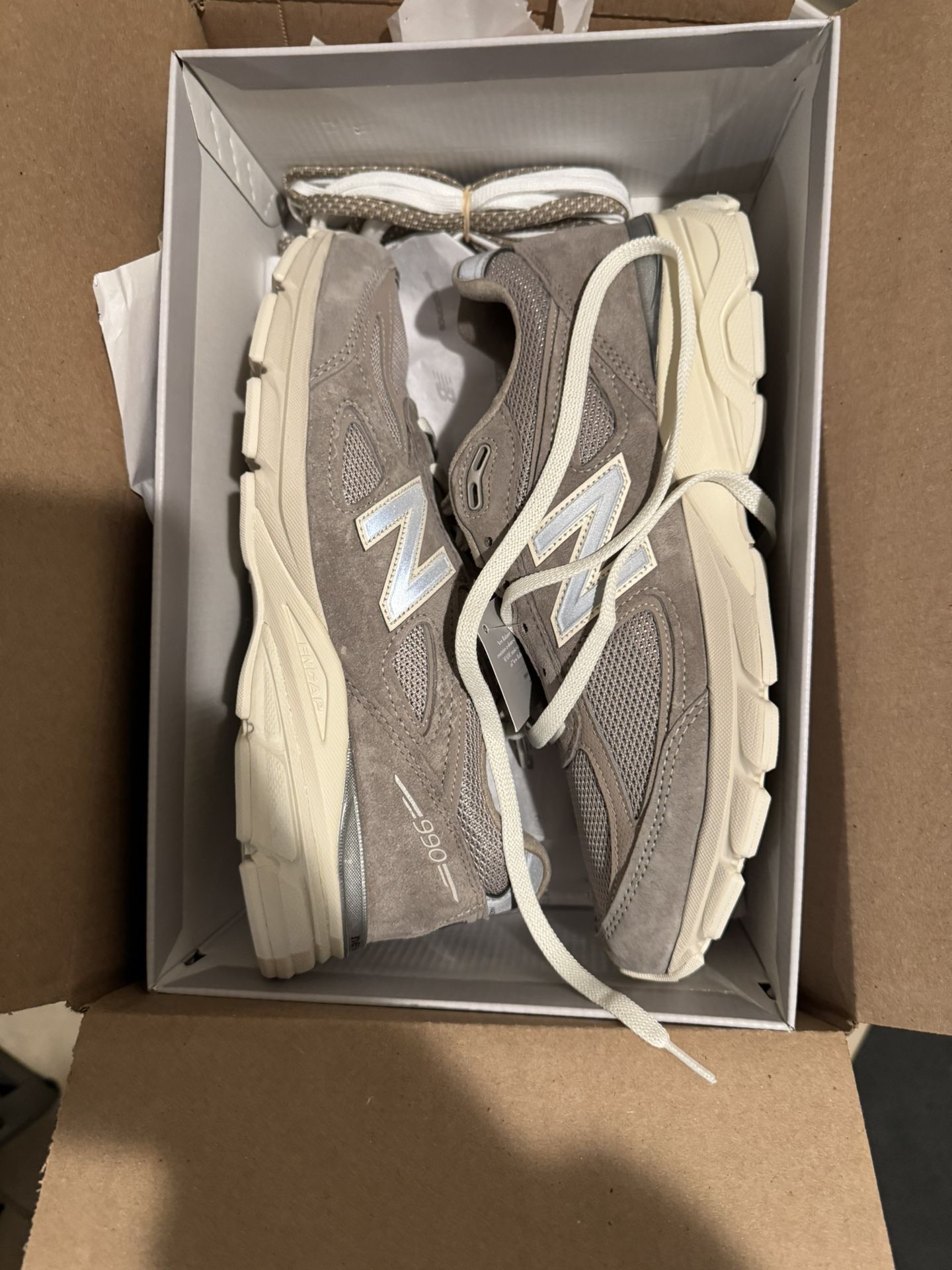 Kith New Balance Moon rock 990v4 Size 10.5