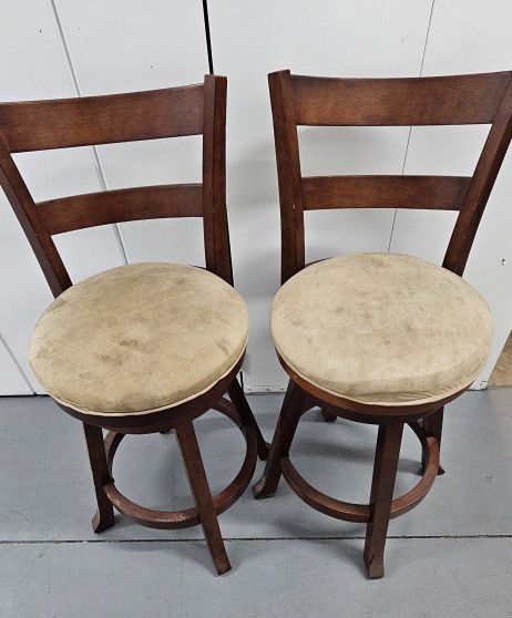 Turnable Wooden Stools - Set of 2