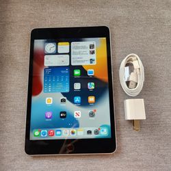 Apple iPad 6 - Wifi - Like New 