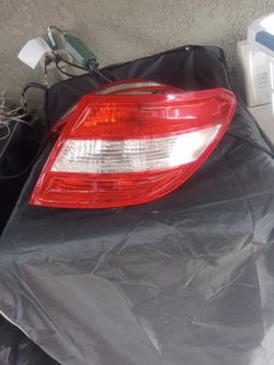 Mercedes Benz Rear Light Assembly 