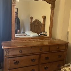 Dresser With Mirror 