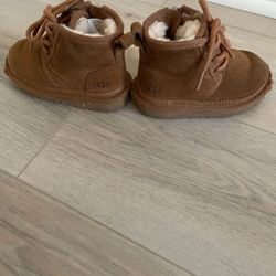 Kids Ugg Boots Size 7