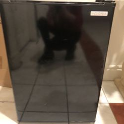 Small Refrigerator-Black 