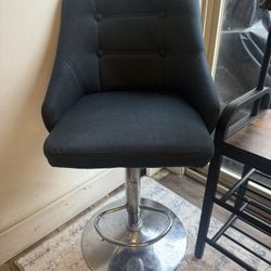 Bar Stool/ Swivel Chair