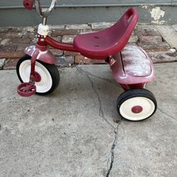 Triciclo Para Toddler rueditas atrás, buena condición